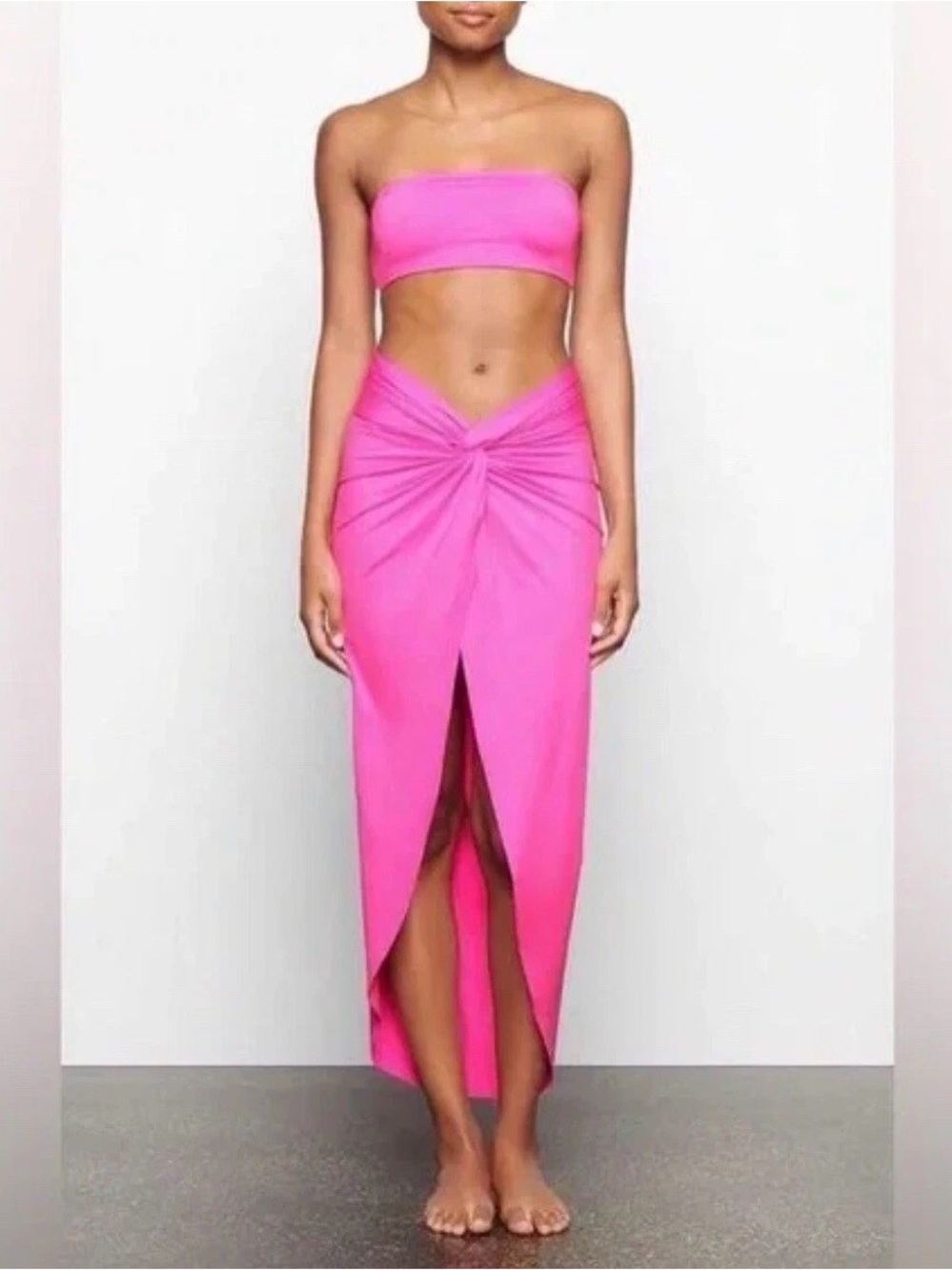 SKIMS Signatures Swim Sarong in Taffy Neon Pink